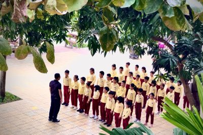 TÍCH CỰC DẠY HỌC MÔN THỂ DỤC THEO ĐỊNH HƯỚNG PHÁT TRIỂN NĂNG LỰC, PHẨM CHẤT HỌC SINH TRƯỜNG TH PHẠM HỒNG THÁI