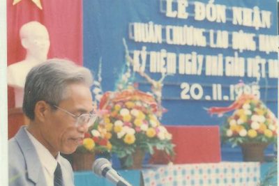 Đón nhận HCLĐ hạng Ba năm học 1995-1996