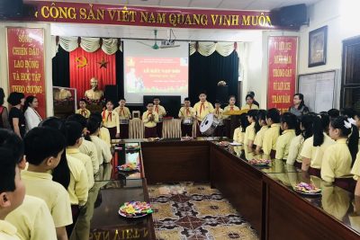 LỄ KẾT NẠP ĐỘI VIÊN NĂM HỌC 2020-2021 – NIỀM VUI PHẤN ĐẤU CỦA CÁC SAO NHI ĐỒNG TRƯỜNG TH PHẠM HỒNG THÁI