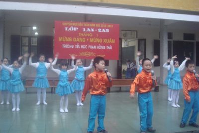 Giao lưu văn nghệ chủ đề “Mừng Đảng – Mừng xuân” (Tiết mục của lớp 1A4 và lớp 2A3)