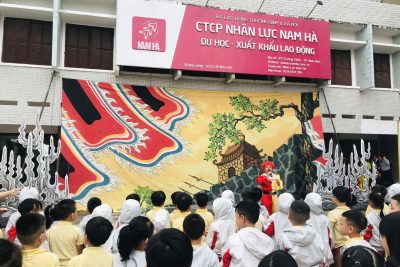 HỌC SINH TRƯỜNG TH PHẠM HỒNG THÁI HÀO HỨNG THAM GIA BUỔI TUYÊN TRUYỀN NGOẠI KHÓA VỀ LỊCH SỬ TRUYỀN THỐNG DÂN TỘC VIỆT NAM