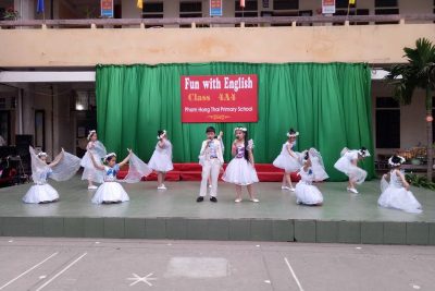Giao lưu Fun with English lớp 4A4