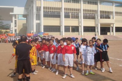 Các trận bóng đá giữa các lớp 4A1 – 4A2, 5A5 – 5A2, 4A3 – 4A4, 5A3 – 5A4 chào mừng Kỉ niệm 25 năm trường TH Phạm Hồng Thái