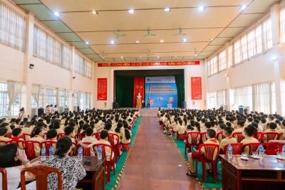HỌC SINH TRƯỜNG TH PHẠM HỒNG THÁI HÀO HỨNG THAM GIA CHUYÊN ĐỀ NGOẠI KHÓA “KỸ NĂNG PHÒNG TRÁNH ĐUỐI NƯỚC” VÀ GIAO LƯU CÙNG CÁC EM HỌC SINH TRƯỜNG MẦM NON BÌNH MINH